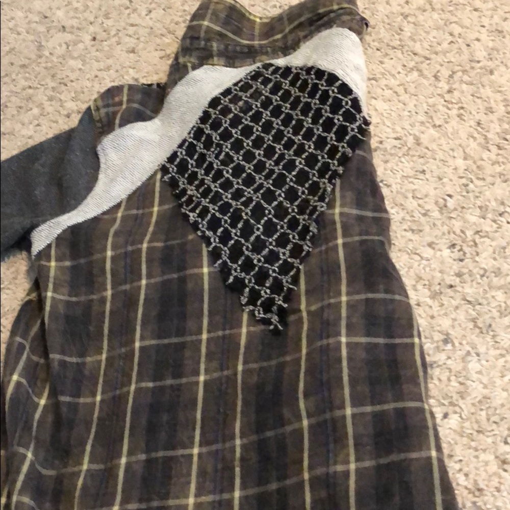 Gimmicks button up! - Picture 3 of 4
